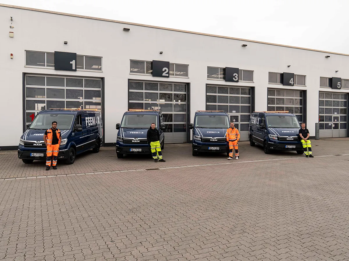 Karriere im Bereich Schwertransporte, Begleitfahrzeuge, Verkehrstechnik & mehr - Feemax Karriere im Bereich Schwertransporte, Begleitfahrzeuge, Verkehrstechnik & mehr - Feemax